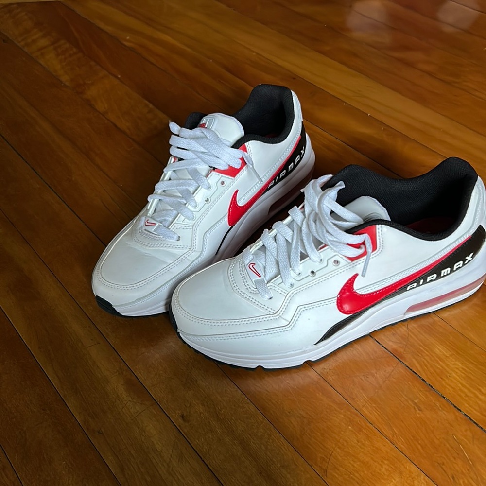White Nike Air Max Sneakers
